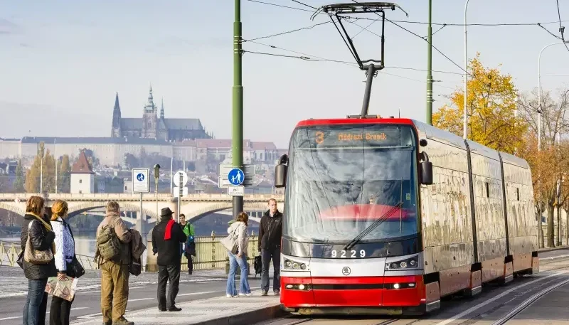 Další korupce v pražském dopravním podniku. Obvinění čelí dvě osoby